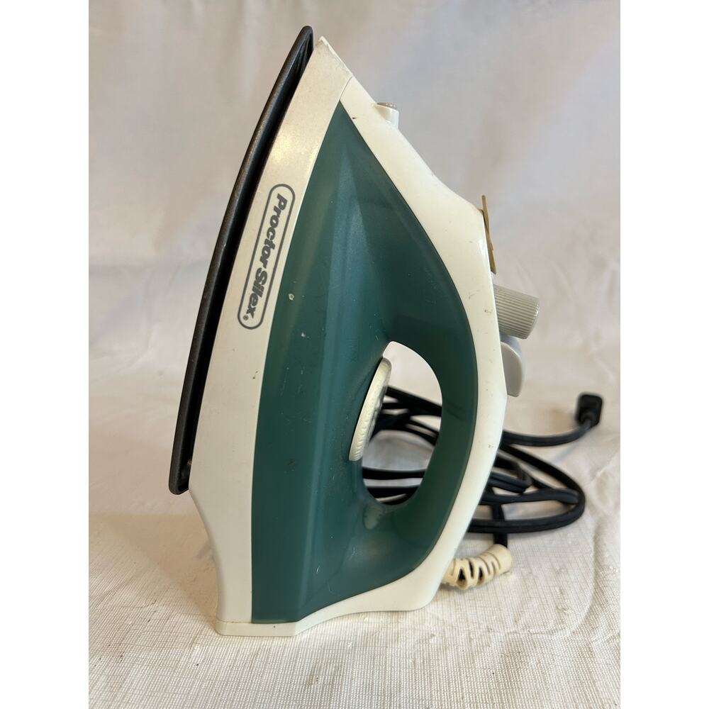 Proctor Silex Steam Iron GUC Laundry Clothing